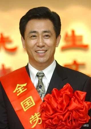 许家印官宣被抓！广州恒大足球，恐怕再无翻身一日了[泪奔]

北京时间9月28日，