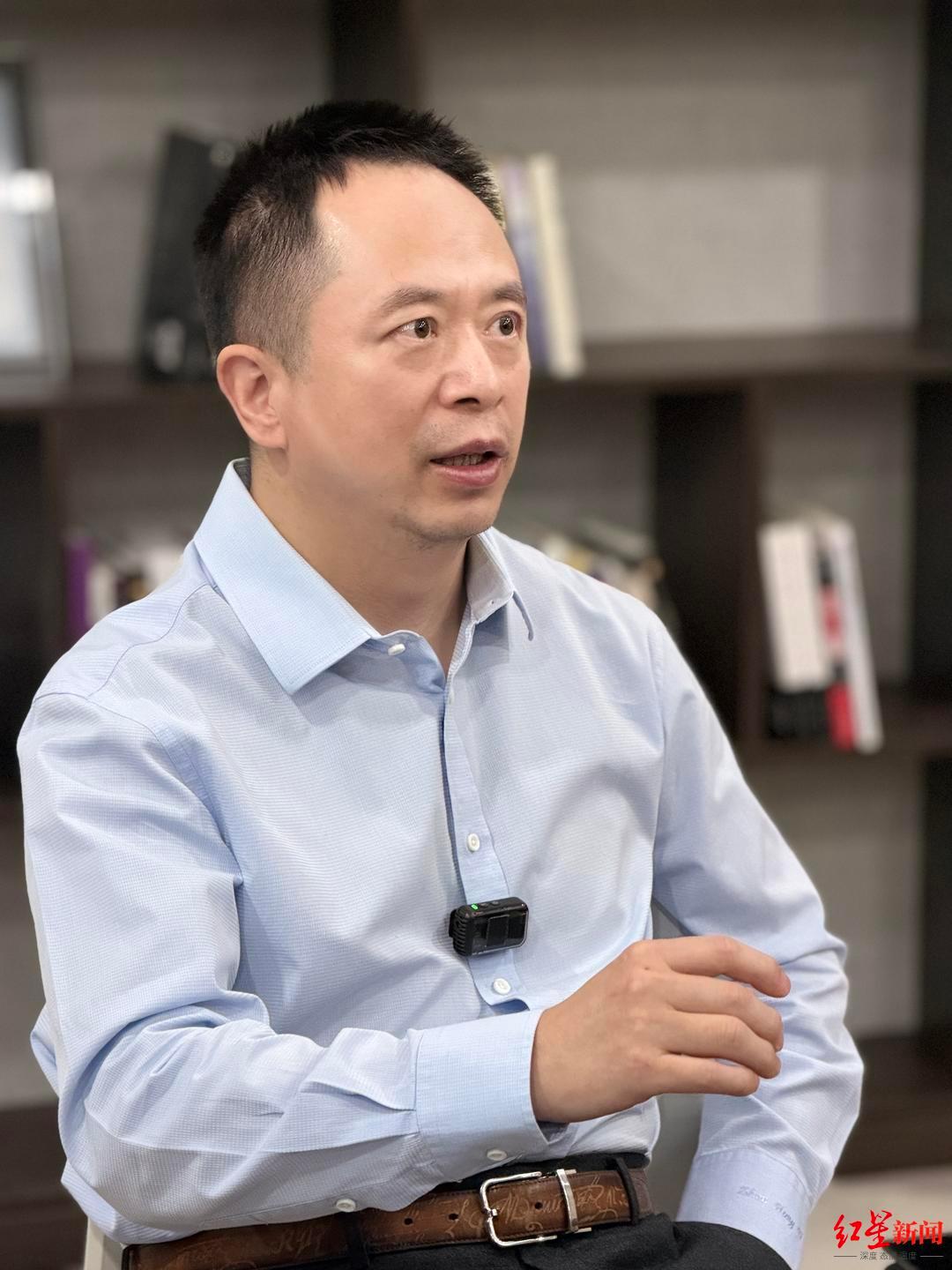 #周鸿祎谈美从陈志赵长鹏案获利#【周鸿祎谈美国从陈志赵长鹏案获利近200亿美元：