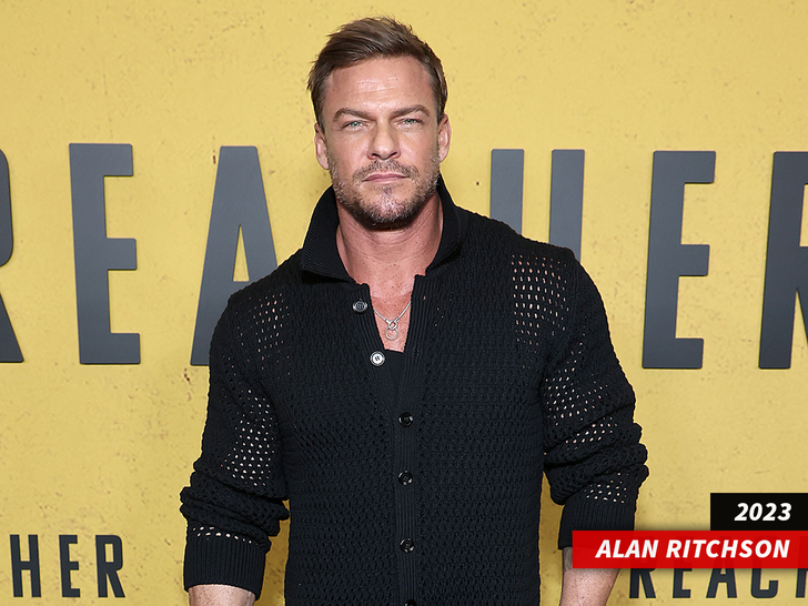 美国男演员和邻居斗殴 据TMZ，《侠探杰克》主演阿兰·里奇森周日被拍到与邻居斗殴