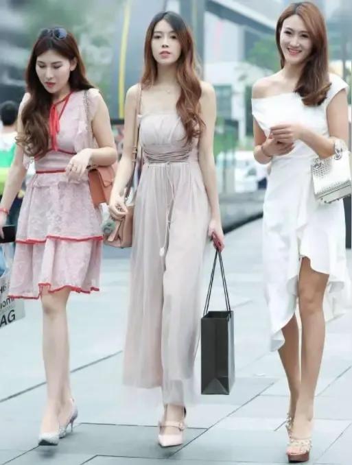 轻松优雅的夏日街头穿搭，轻松应对各种场合！