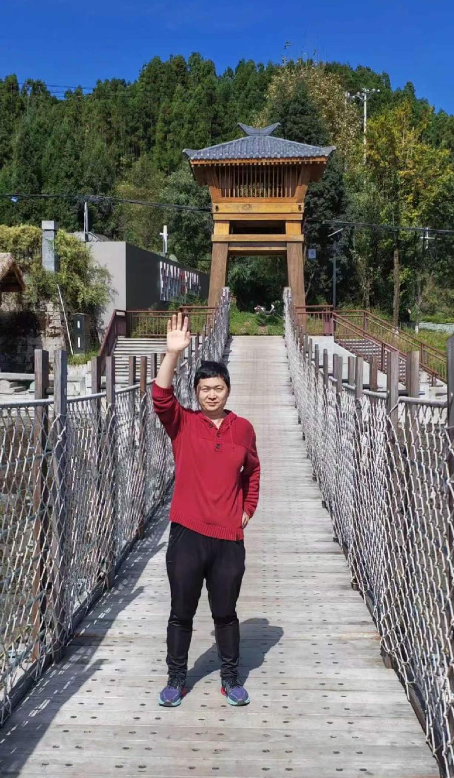 最想说的话就是：儿子，谢谢你！你对妈妈的爱，给了妈妈生活的快乐和勇气。
你每一次