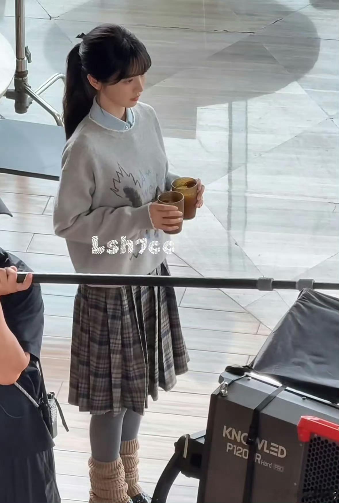 田曦薇漂亮也不是天才女友造型师放飞自我的理由吧，这都是啥[黑线] ​​​