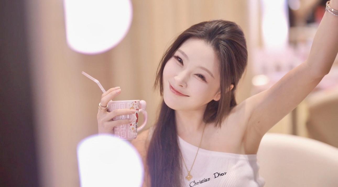 尼嚎 在干嘛⬮ω⬮。