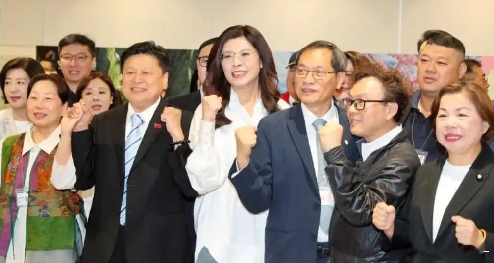 郑丽文逆袭：一场从"民调垫底"到"外交中枢"的权力重构台湾地区政坛爆发焦点事件：