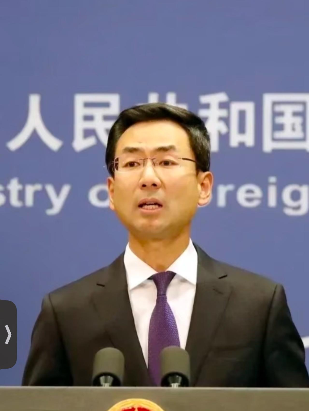 人家军舰都开到你家门口了。
你第一反应不是抄家伙，是赶紧翻箱倒柜，琢磨着赔多少钱