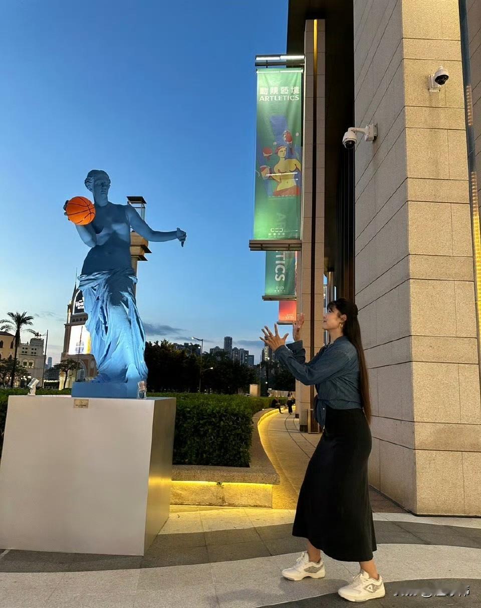 退出全运会！李月汝发文，因为伤病的原因，很遗憾退出全运会的比赛！

在WNBA膝