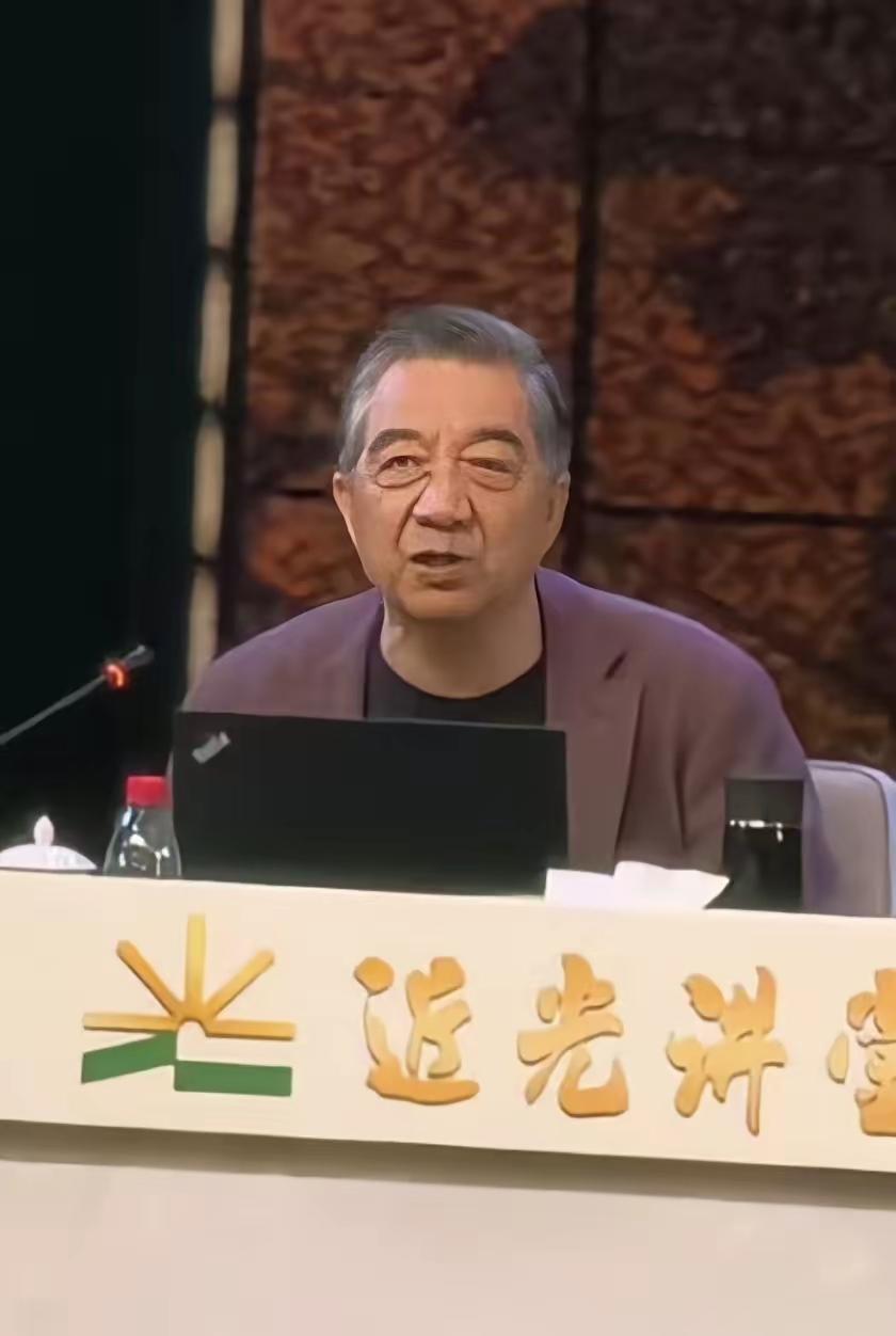 大家曾经熟悉的军事点评节目，有张召忠主持，那是听得津津有味的 。

时隔五年，局