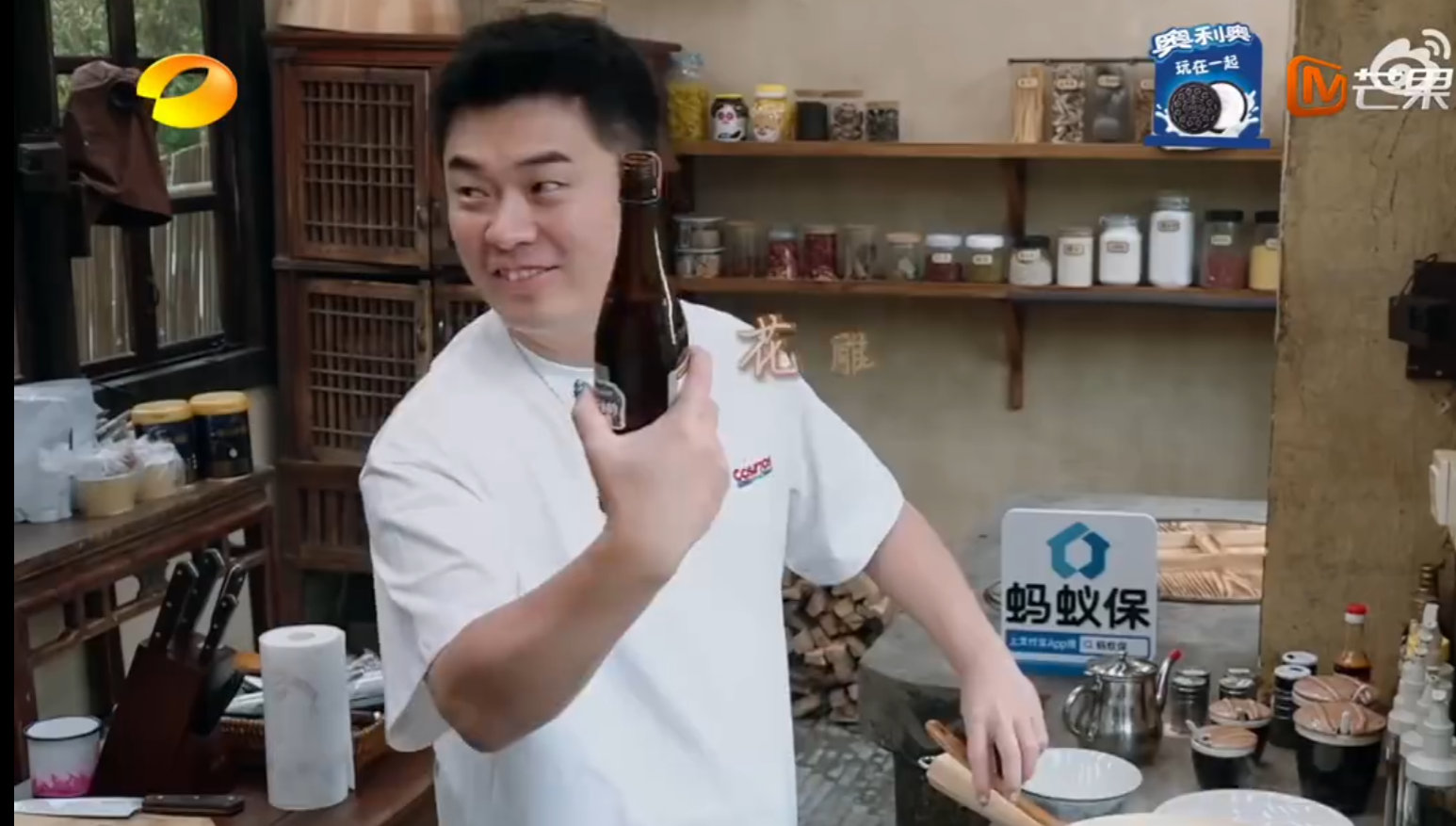 陈赫中了黄磊黄酒的毒陈赫被黄磊的黄酒“洗脑”太深！红烧肉、肘子放就算了，西红柿炒