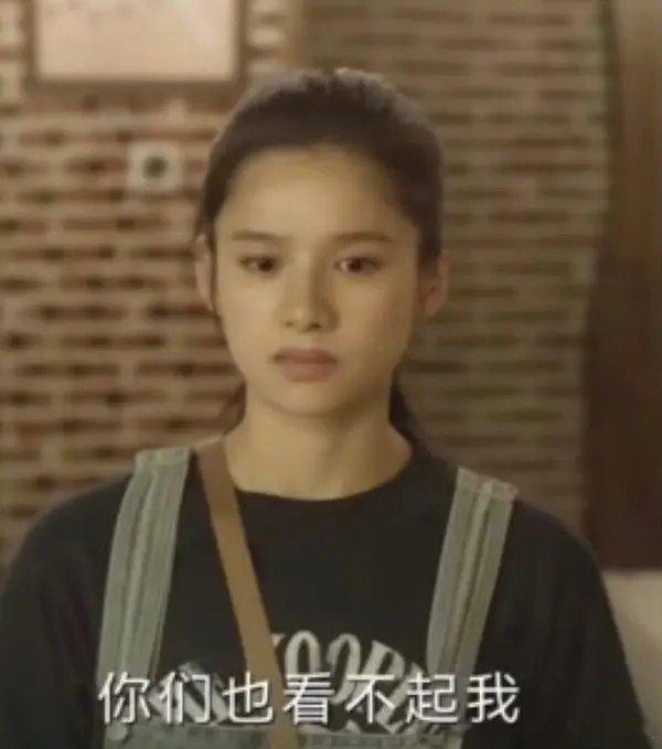 张婧仪长相始终如一，大肆吹捧往昔未免太过夸张 