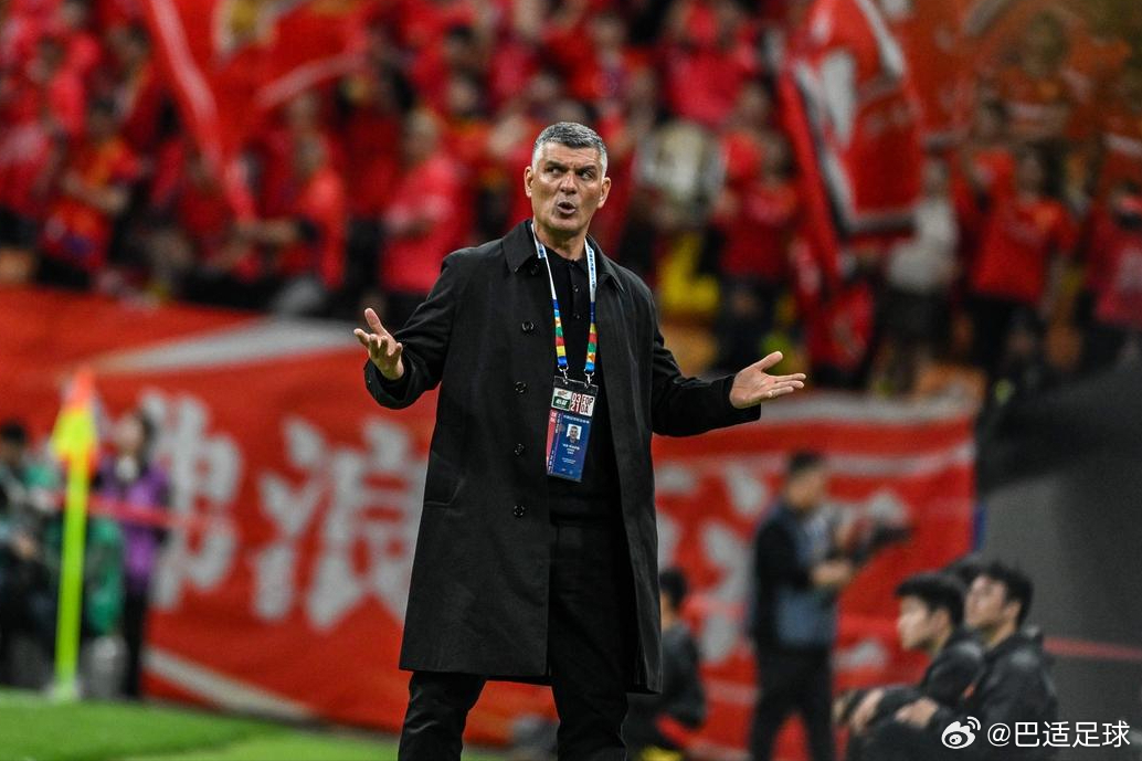 通过这几场比赛，索罗金和韩鹏飞这个组合的短板比较明显，转身较慢，加上两人目前缺乏