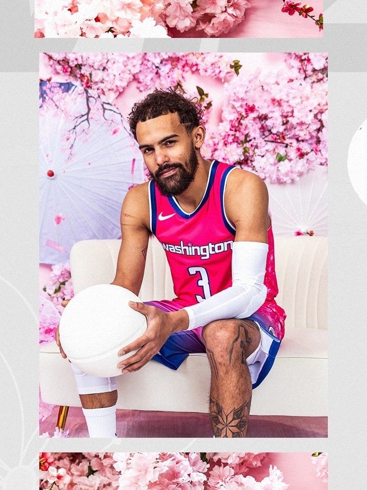 奇才队宣布他们将在2026-27赛季穿回深受喜爱的樱花粉城市版球衣🌸 