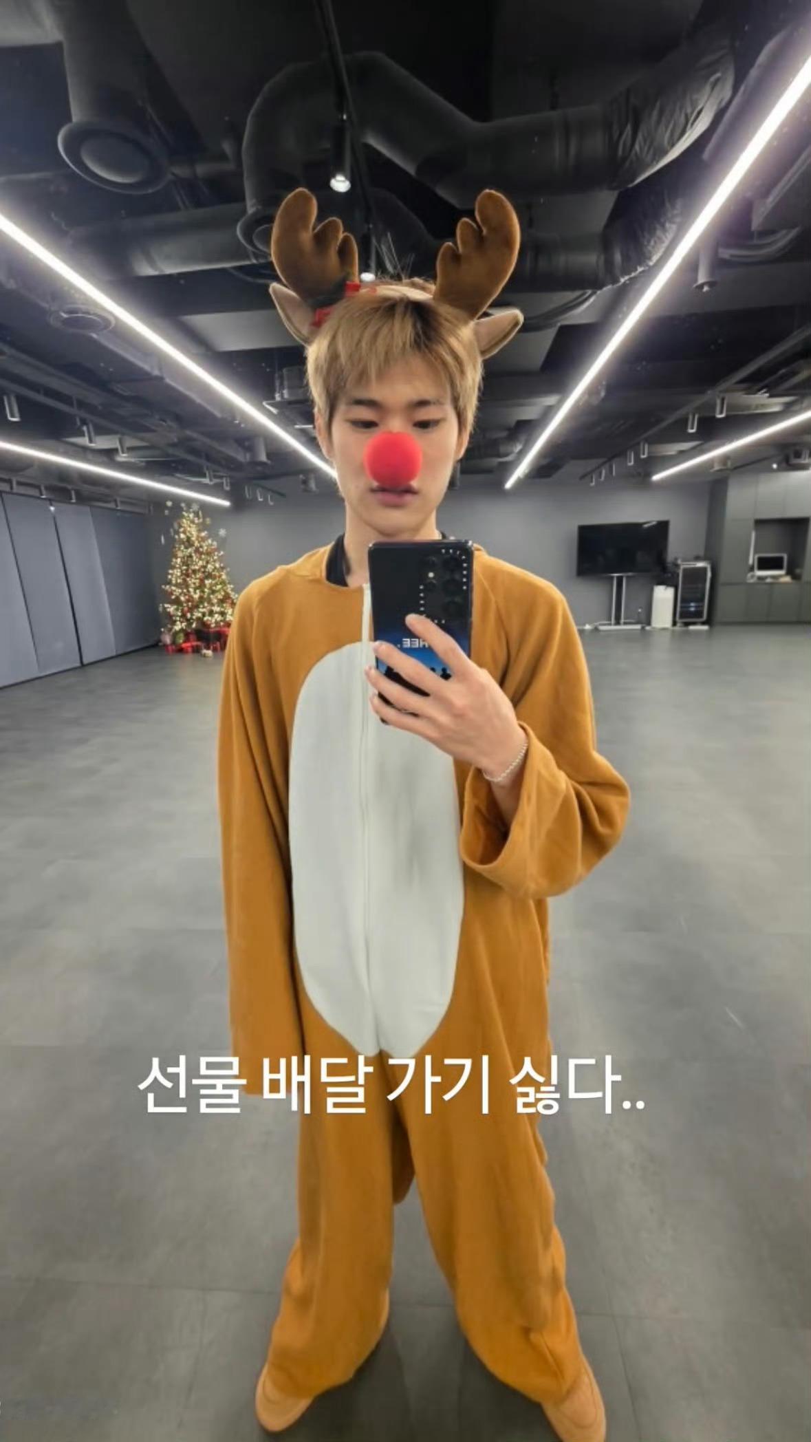 喜欢我宝贝的一点是懂得惊喜同步化哪怕很久之前就拍好了自拍，却从不会提前透出来只为