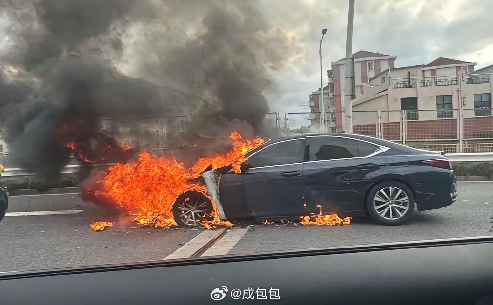 中环漕宝路方向这条路好熟悉啊 