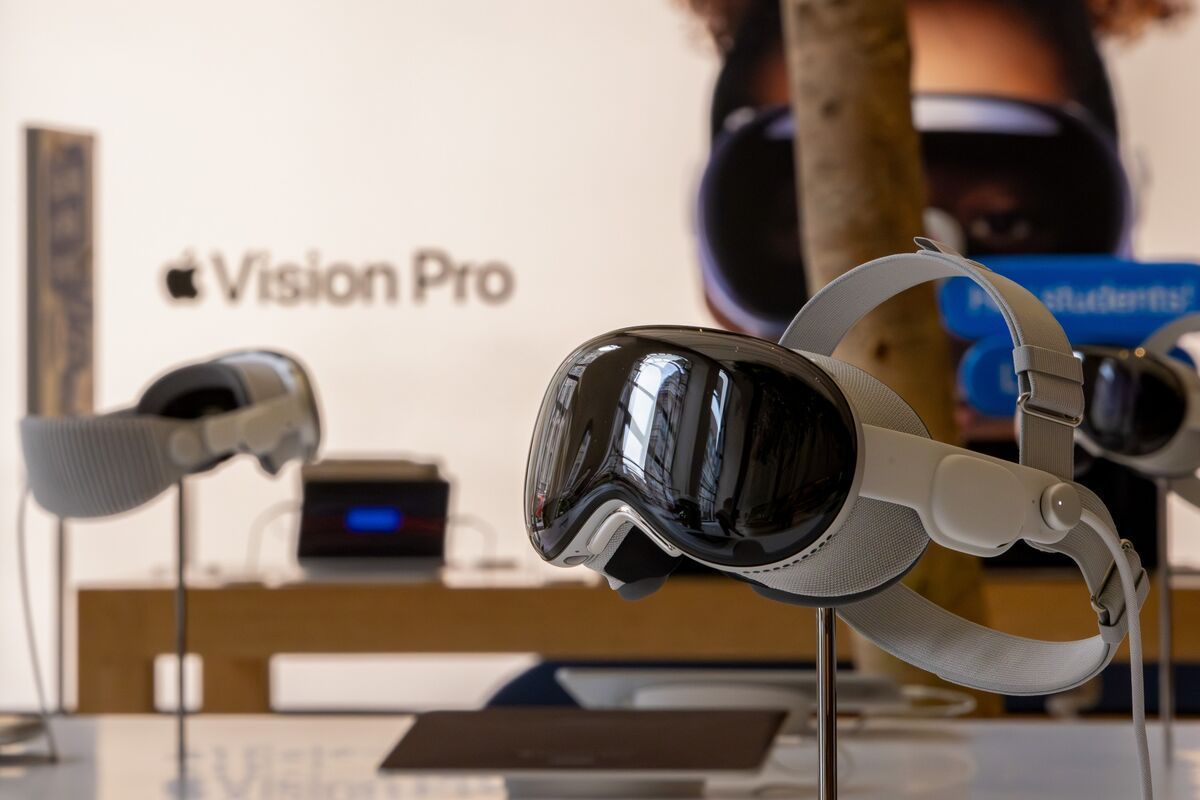 【Vision Pro 负责人将离职并加入 OpenAI】呃！是头显不赚钱嘛