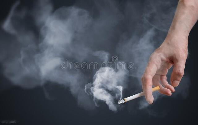 爱抽烟的人若出现这些变化，请及时戒掉，可能身体已经在“呼救”

1、胸闷胸痛

