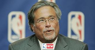 迈阿密热火队老板米奇·阿里森已被一致推选为NBA董事会下一任主席。阿里森将在20