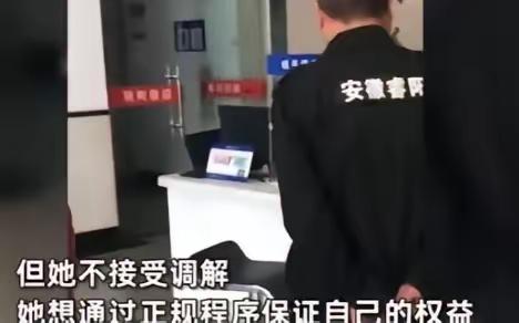 凌晨4点，985女研究生摆摊被掀翻：她不哭不闹，一句话让所有人沉默了！

凌晨四