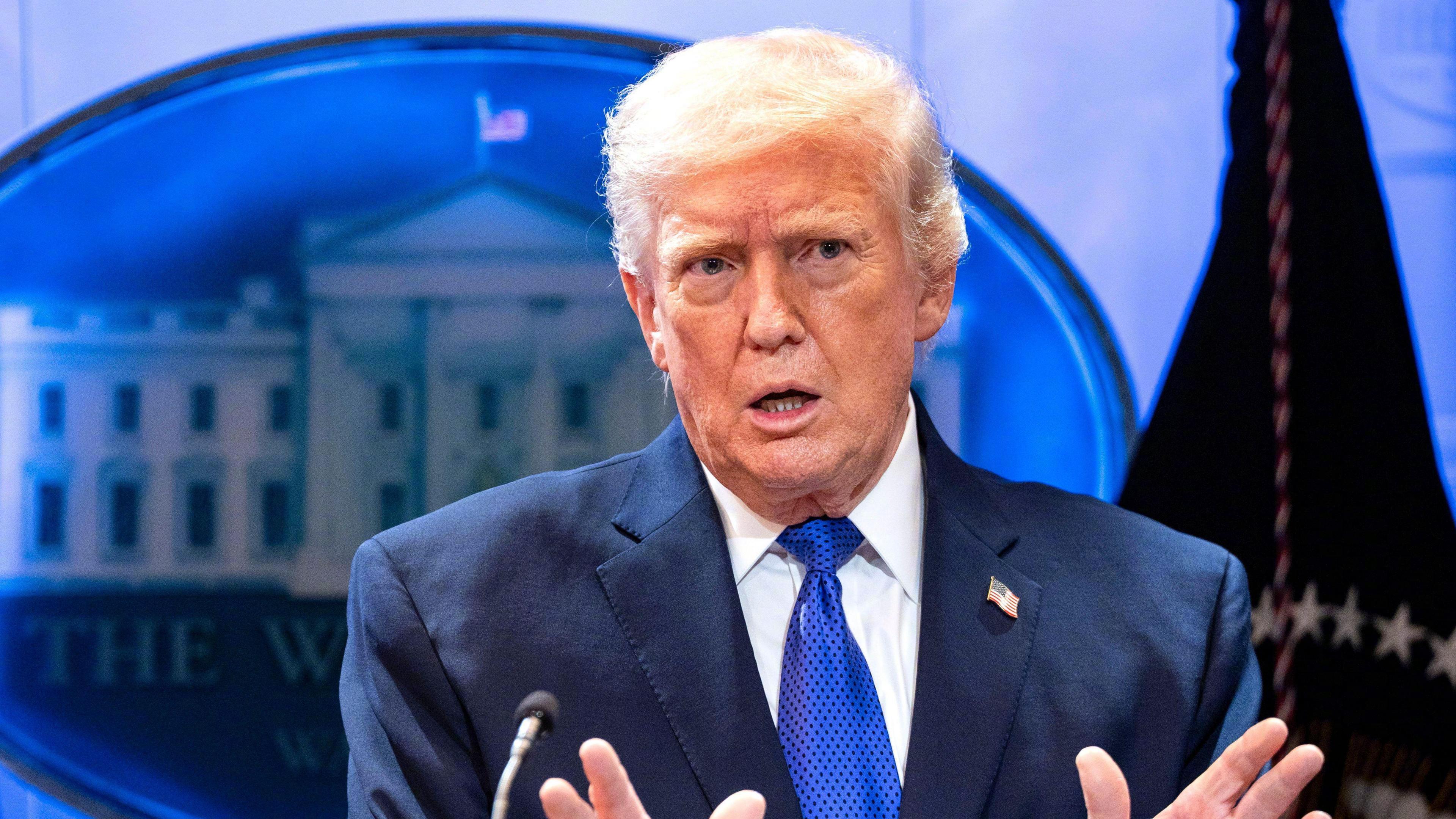 【特朗普承认将就伊朗问题做出重大决定】美国有线电视新闻网（CNN）2月27日报道