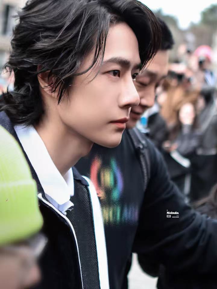 王一博看秀待遇太顶了王一博极高的商业价值  看秀待遇 ​​​