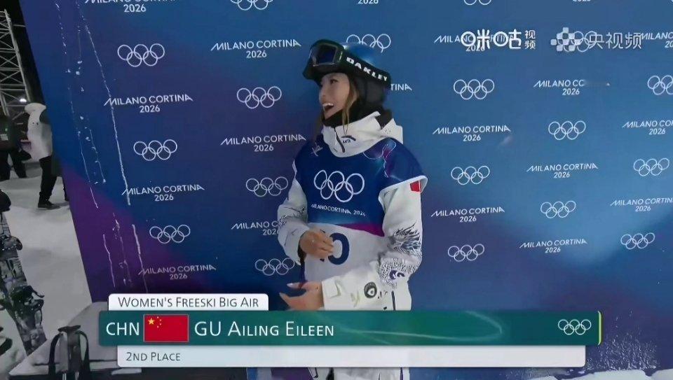 谷爱凌大跳台银牌大年初一迎来好消息！谷爱凌顶住压力，凭借稳定发挥斩获大跳台银牌，