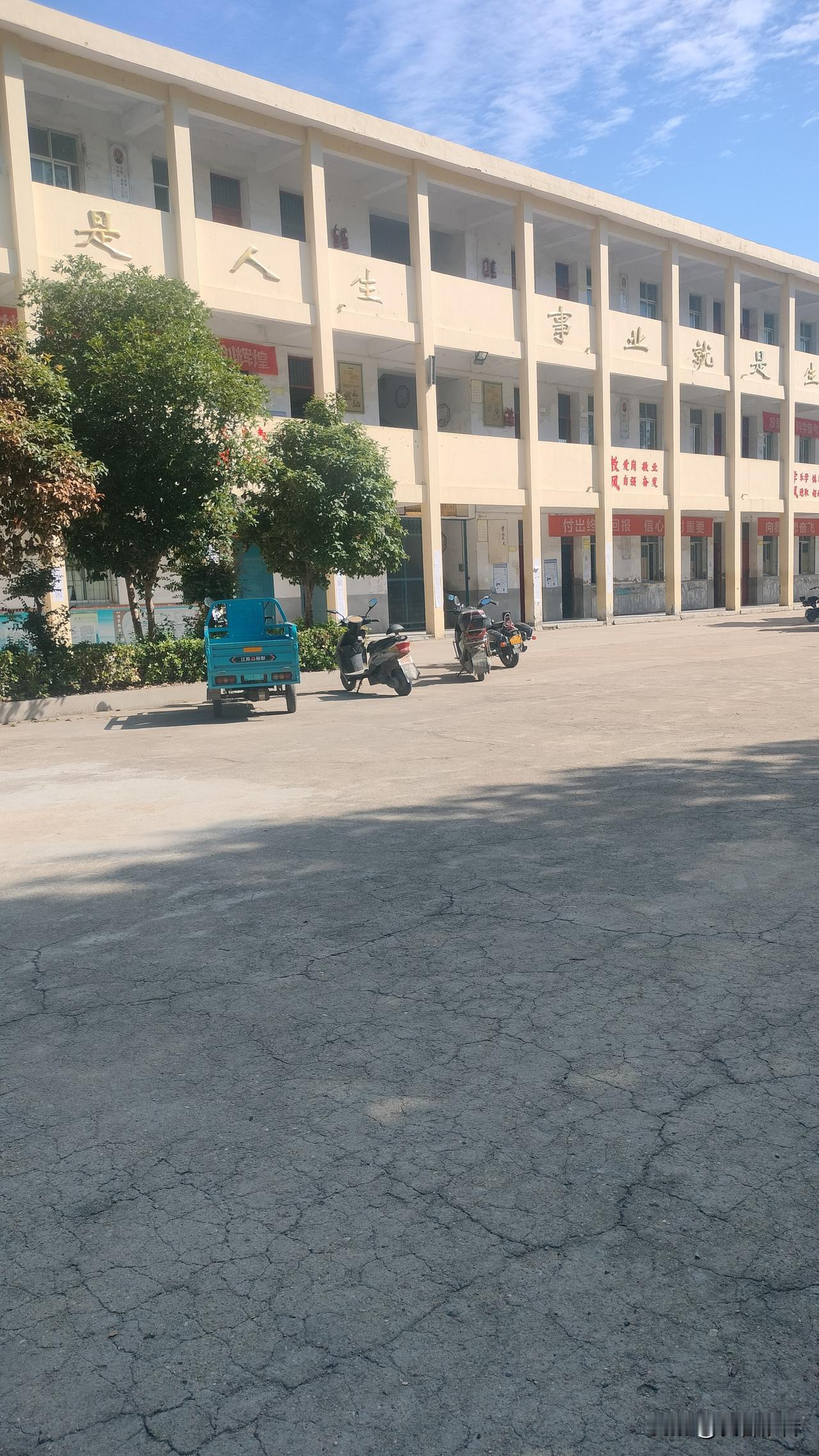盼啊盼啊，终于盼到了这一天！11年了，快把我磨掉几层皮的小闹，与我从未分离超过2