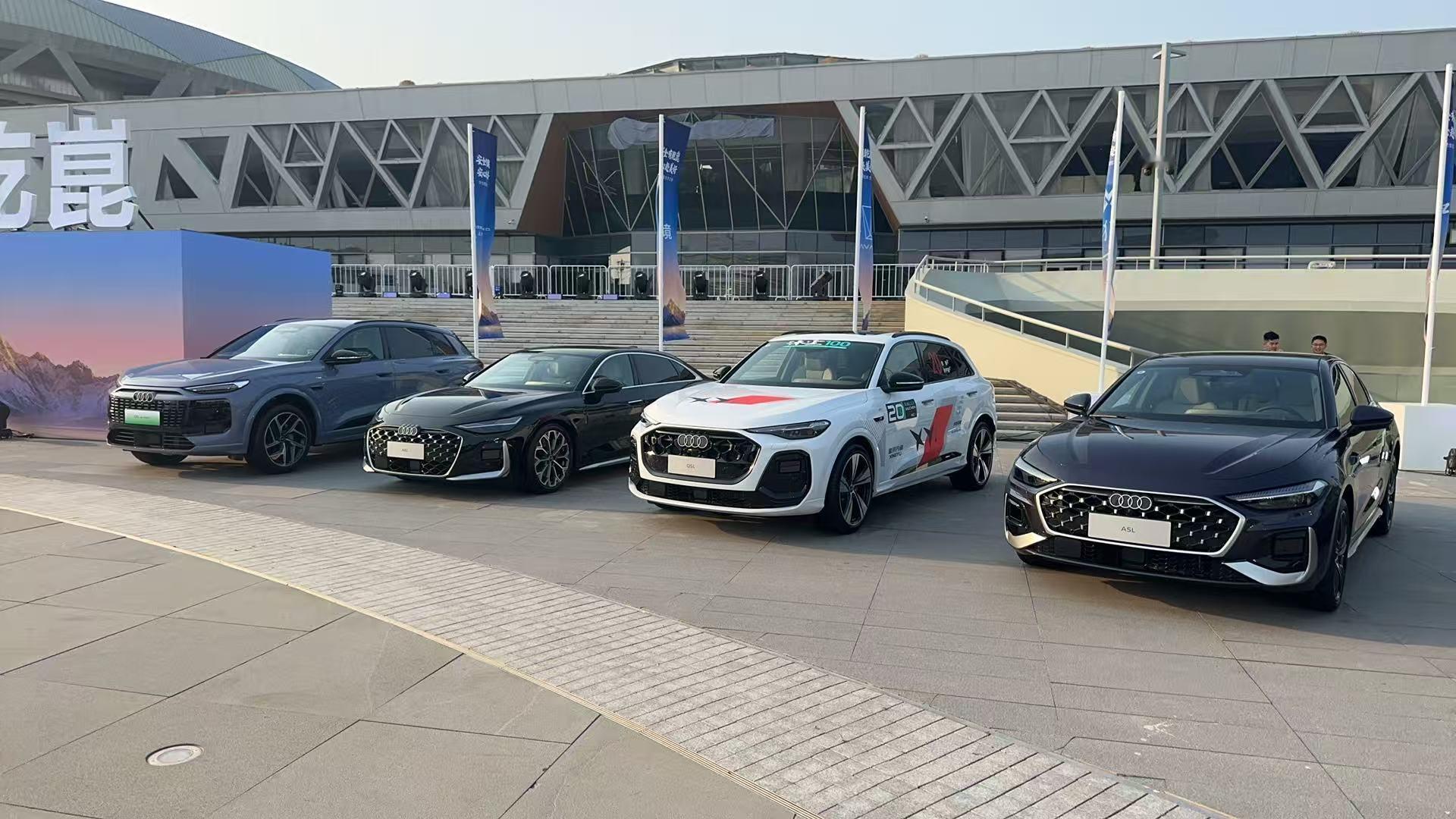 家人们！2026北京车展 这台贴了“飞驰人生”赛车拉花的全新奥迪Q5L，直接刷爆