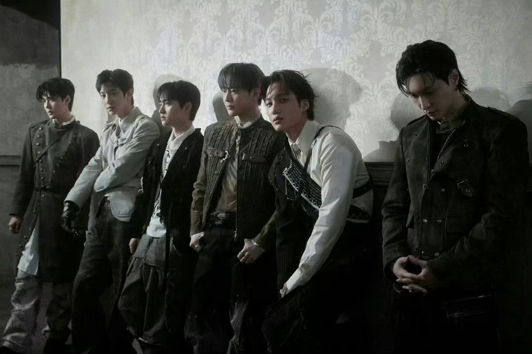 金钟仁说EXO是六人组EXO六人组！SUHO LAY 灿烈 D.O. KAI 世