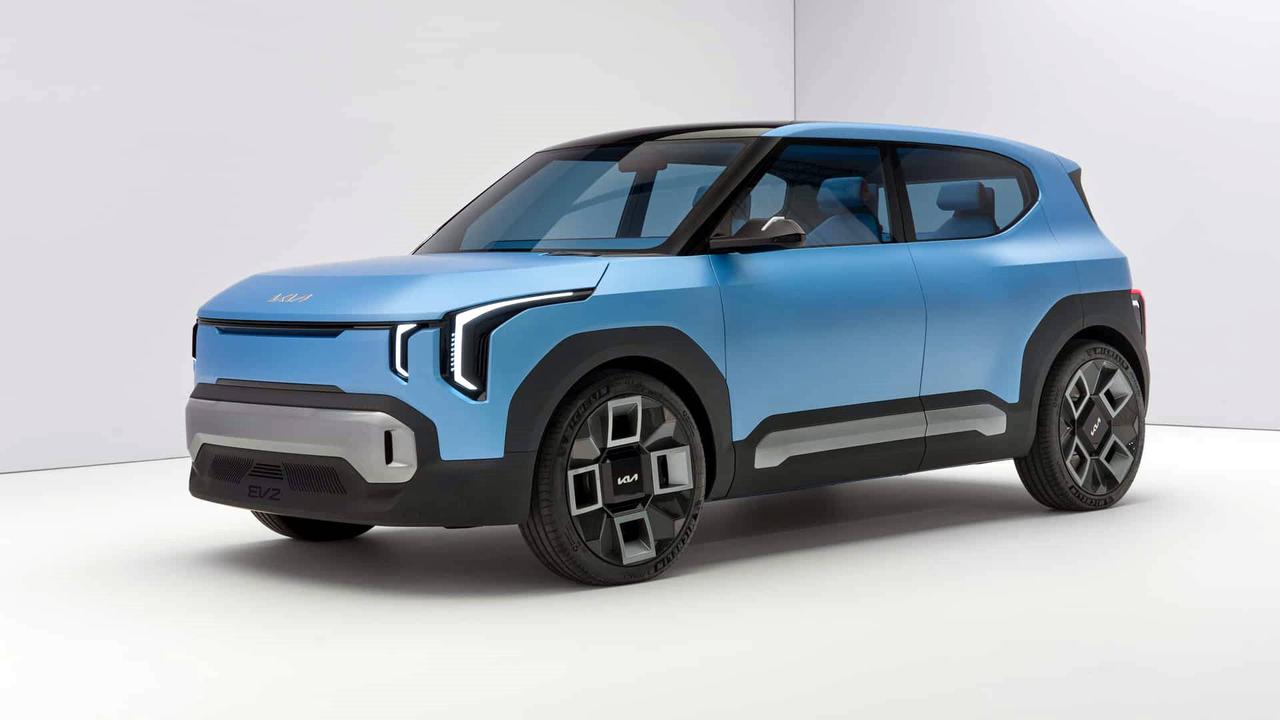 【起亚 EV2 欧洲量产！剑指小型纯电 SUV 市场】
起亚正式在斯洛伐克日利纳