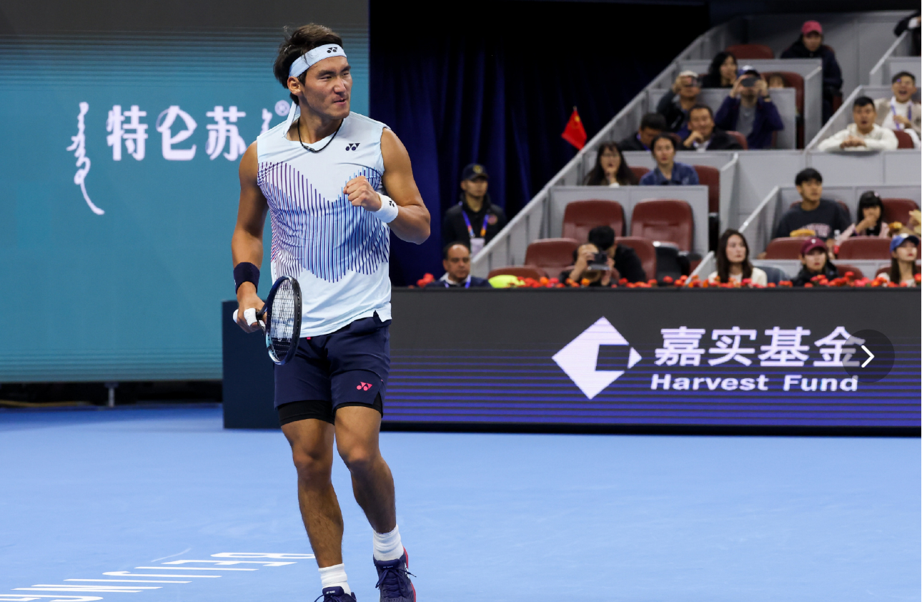 首胜Top 10布云朝克特7-5/6-4力克卢布列夫，生涯首次进入500赛四强，