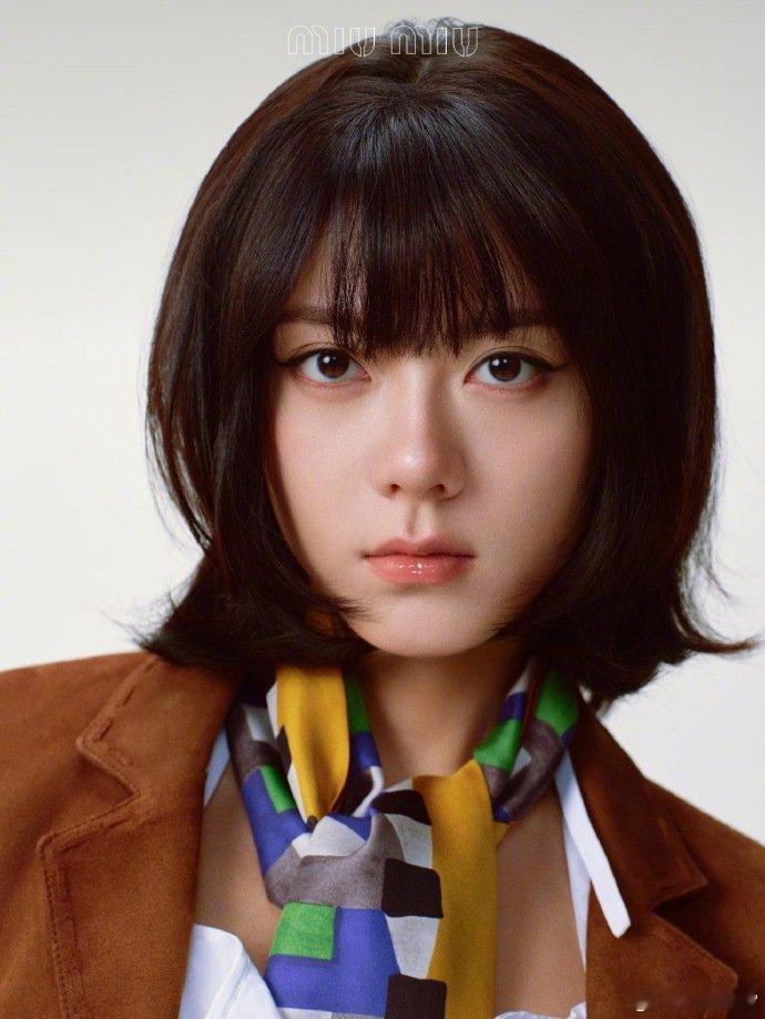赵今麦miumiu短发齐刘海造型赵今麦miumiu短发齐刘海 赵今麦miumiu