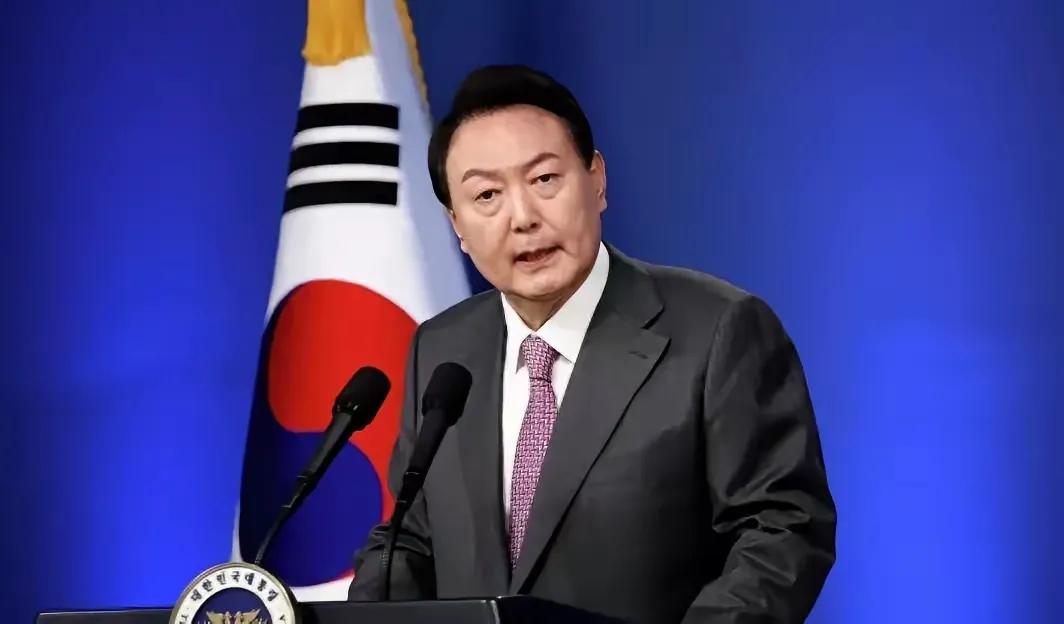 乌克兰领导人泽连斯基公开向特朗普发出挑战，断言特朗普无法仅凭要求乌克兰割舍领土就