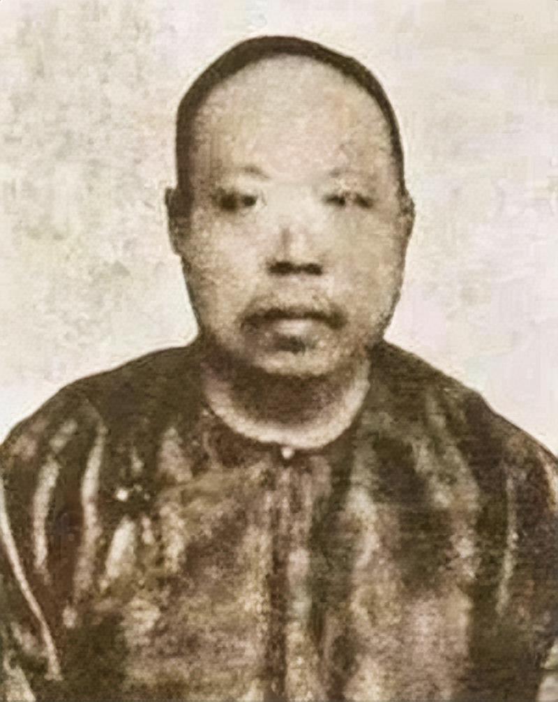张亨嘉 京师大学堂（北大）首任总监督。
 
张亨嘉（1847—1911），字燮钧