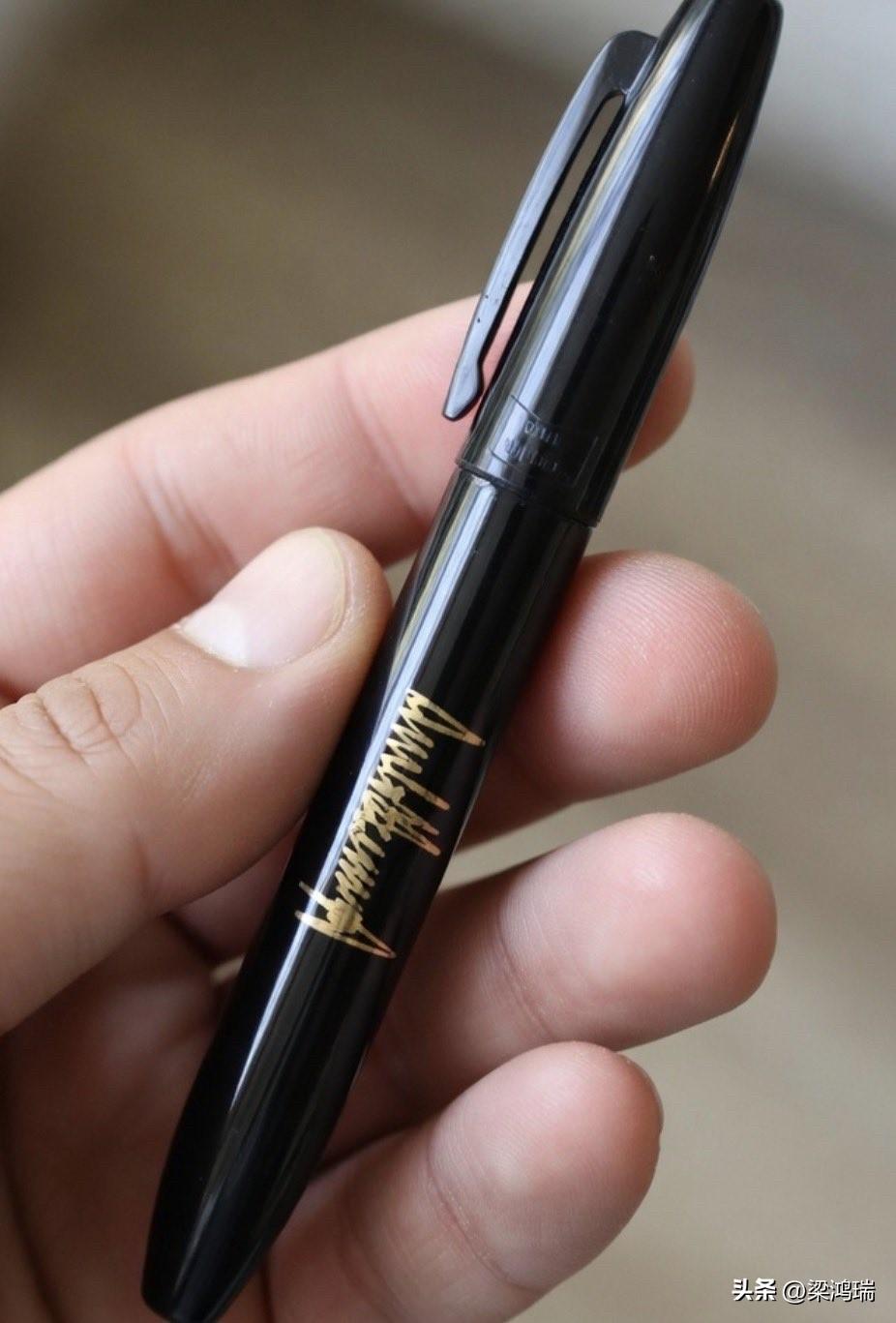 特朗普的记号笔在eBay上能卖到几百甚至几千美元。总统在​​上次内阁会议上提到，