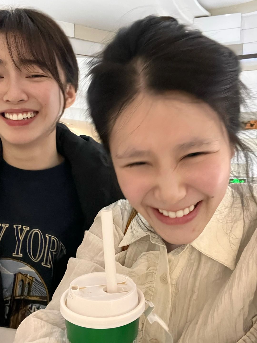 见面👩🏻‍❤️‍👩🏻
