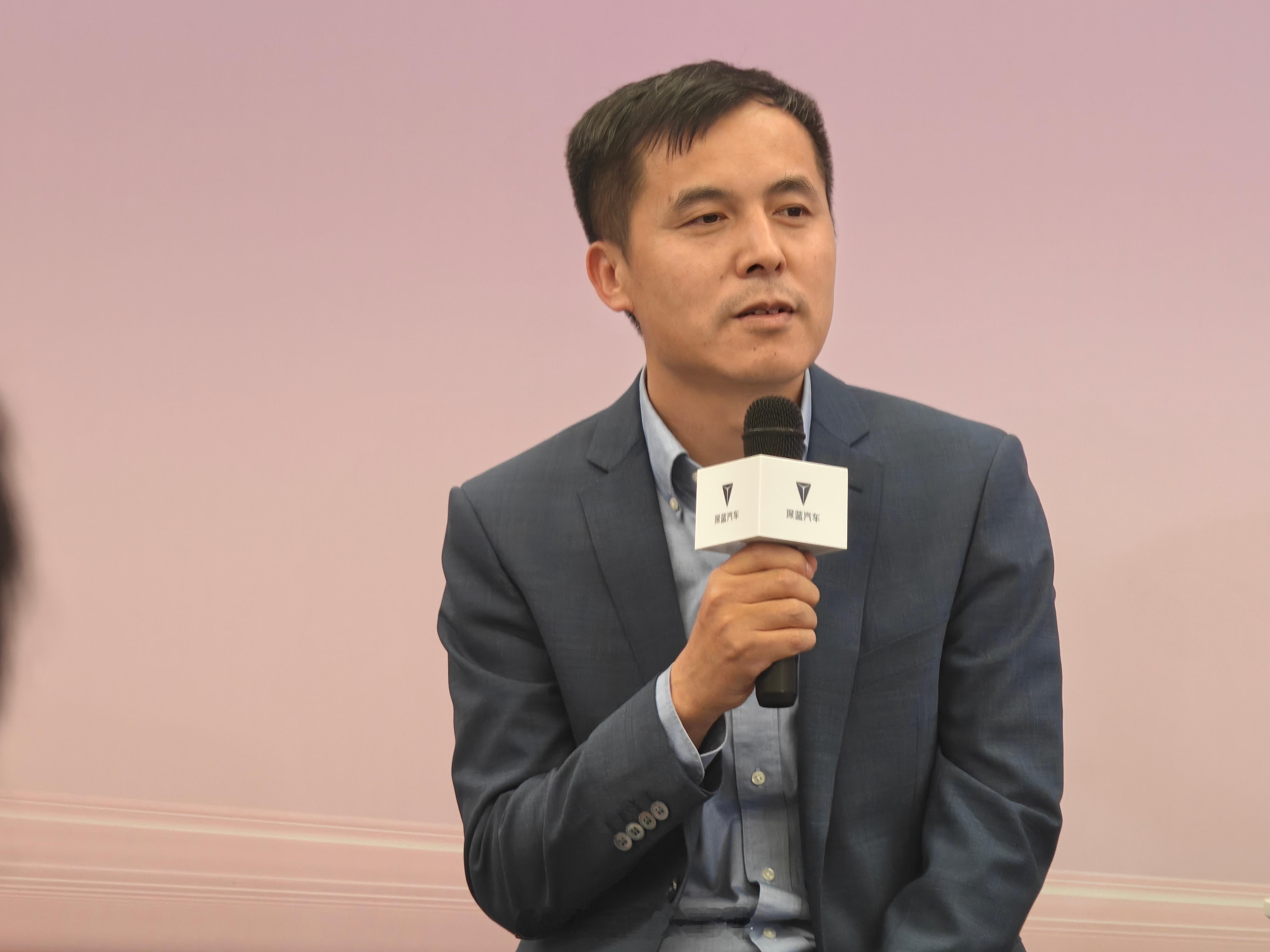 11月18日，深蓝L06上市，其搭载的磁流变悬架备受关注。对此，京西智能CEO刘