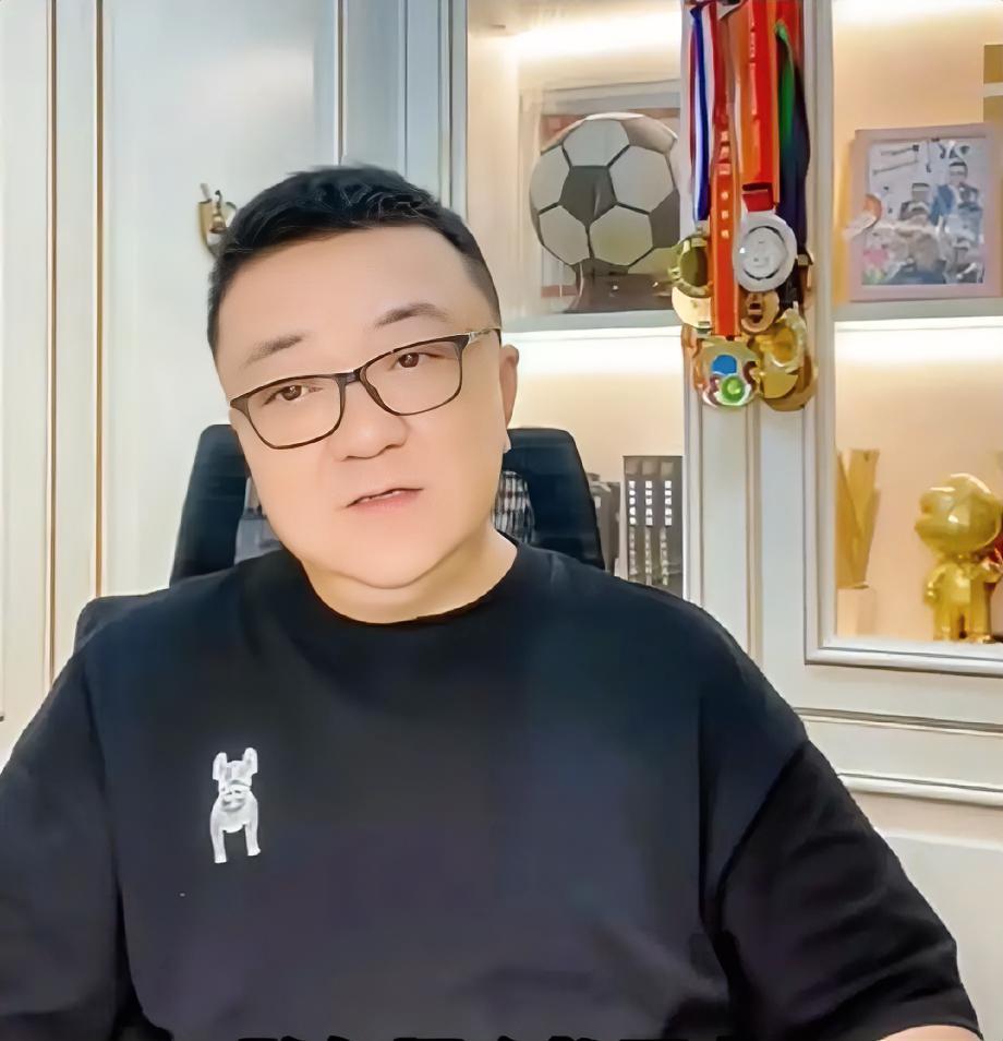 董路说，足协想要这批孩子，全拿走，一分钱不要。就一个条件
​​自己砸钱多年培养足