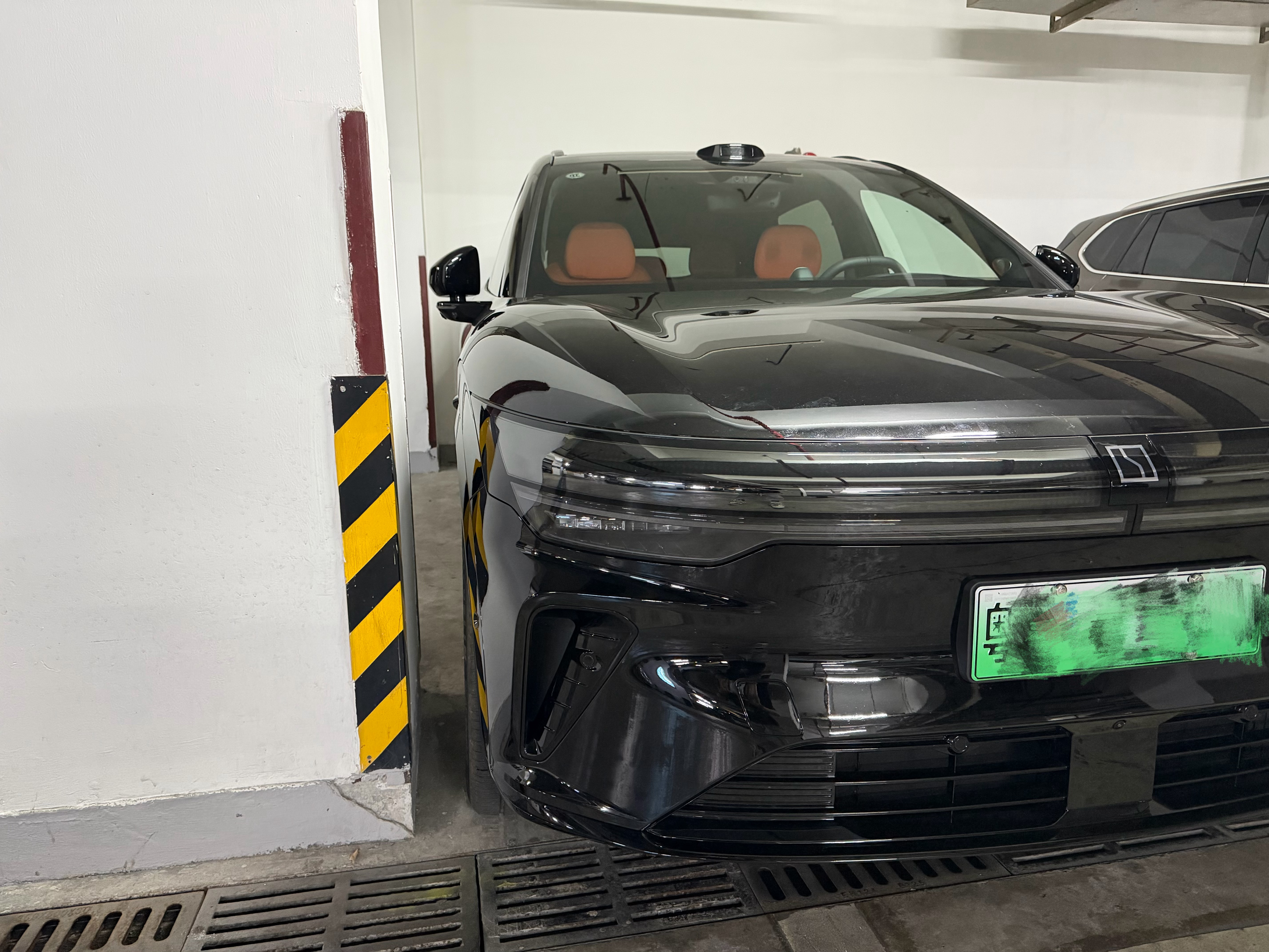 昨日贴柱子还有点谨慎今日略微习惯后的效果