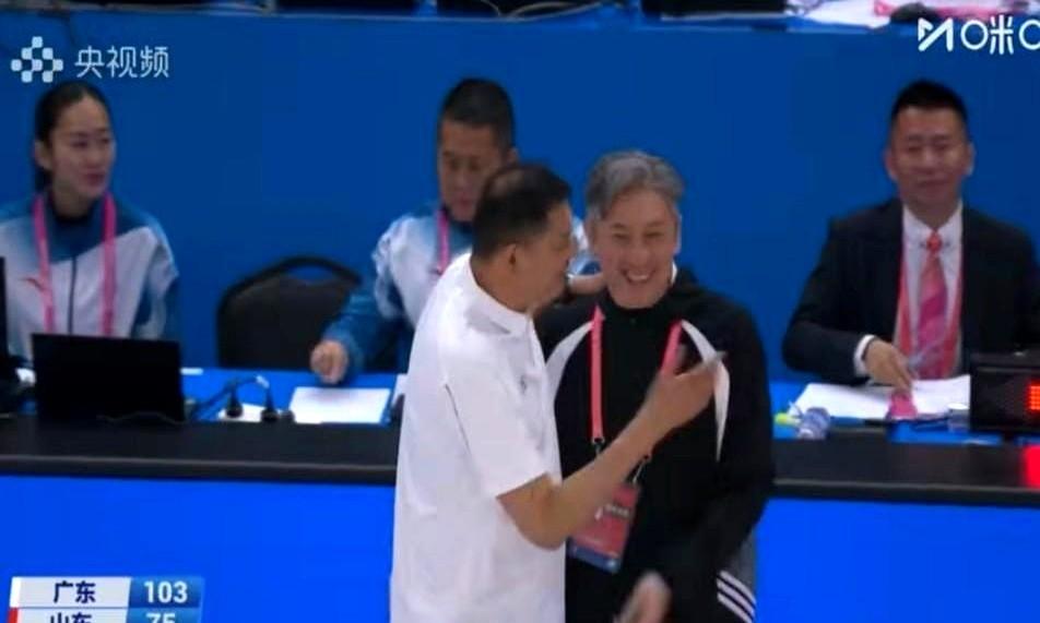 山东队输掉了男篮u22决赛，确实有点遗憾。

开局那状态真能打！球传得像流水一样