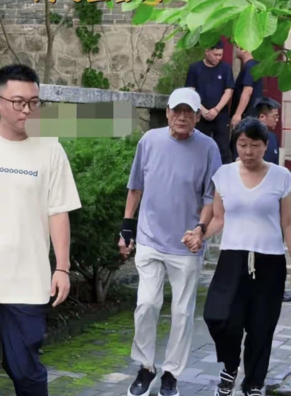 “千面影帝”梁家辉不仅仅是演技派的演员，他塑造很多荧幕硬汉经典形象，受到无数人喜