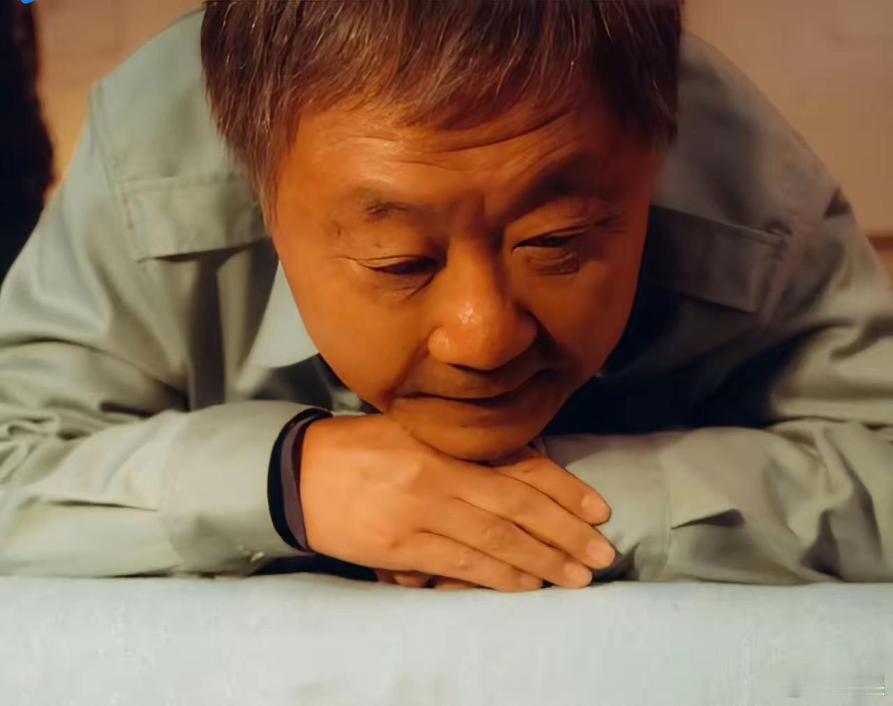 谁在说？把最佳男主奖项给范伟老师，金鹰越办越好了。不是范伟需要金鹰这个奖证明自己