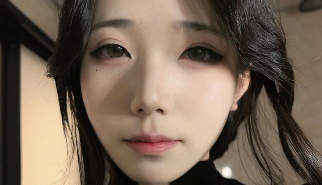 最是凝眸无限意  似曾相识在前生