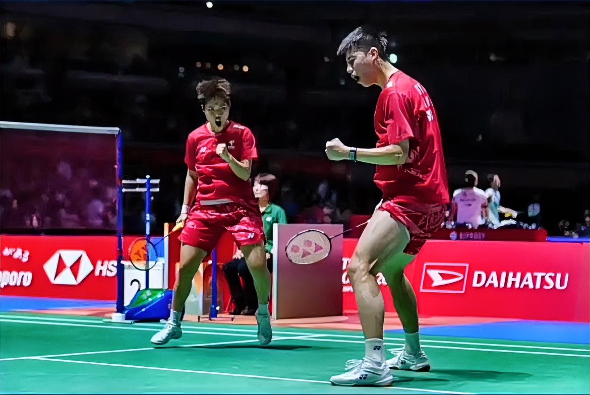 冯彦哲/黄东萍21:10、21:9绿川大辉/斋藤夏，轻松取胜晋级半决赛。
这场比