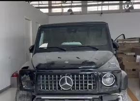 太气人了！河南一男子把200万的奔驰大G借给朋友去当婚车，不料路上发生意外，维修