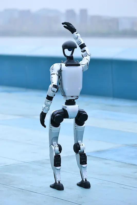 宇树机器人最近可太火了！9月22日下午，宇树科技展示人形机器人G1的训练成果，视