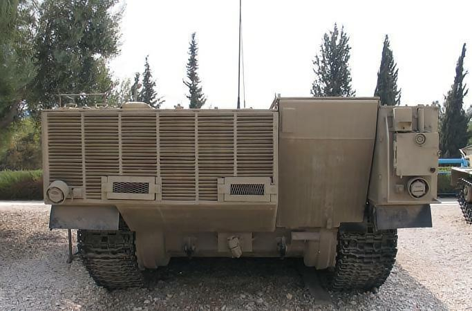 每天认识一件兵器 以色列“阿奇扎里特”装甲运兵车“阿奇扎里特”（Achzarit