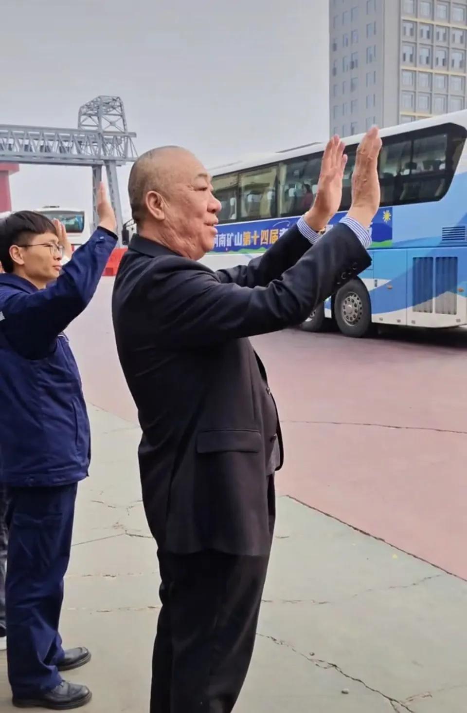 这老板，真的把员工当家人。
 
3月24日，河南矿山第十四届孝文化感恩旅游节正式