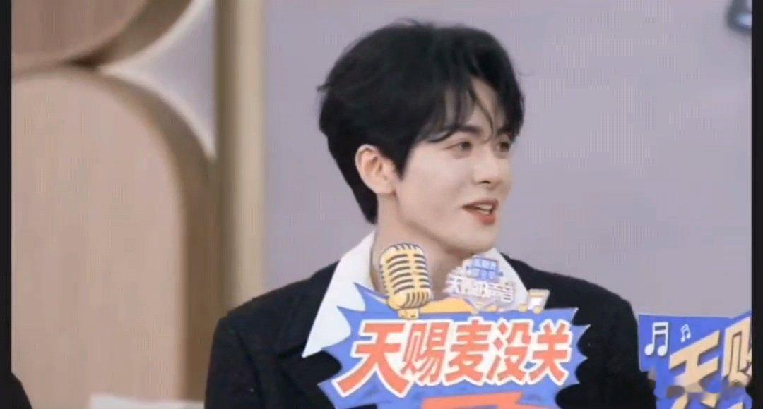 曾舜晞我知道你们想听谁但我不说曾舜晞回应想请九门谁来天赐哈哈哈哈哈哈“大声说出他
