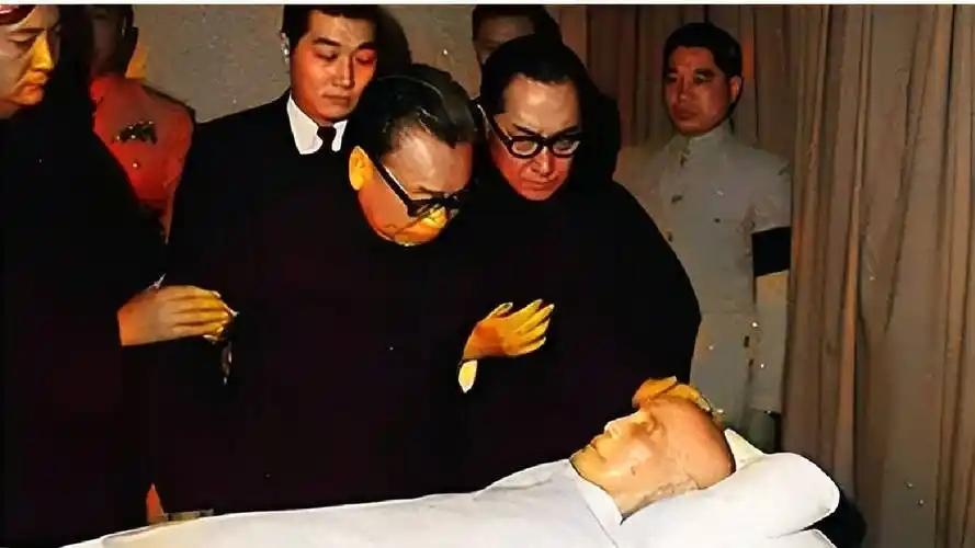 蒋介石刚咽气，宋美龄就开始动手了，她真以为能继续掌控台湾的权力核心。可她万万没想