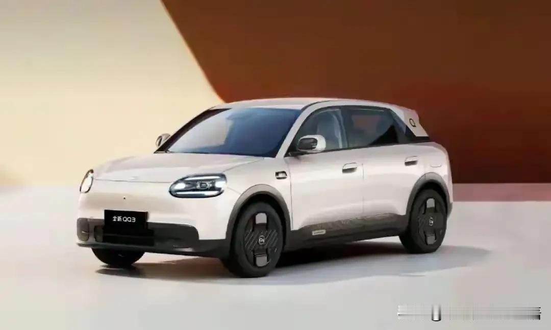 奇瑞12年后卷土重来，说实话论外观，的确没有五菱好看，有种老年人的味道。