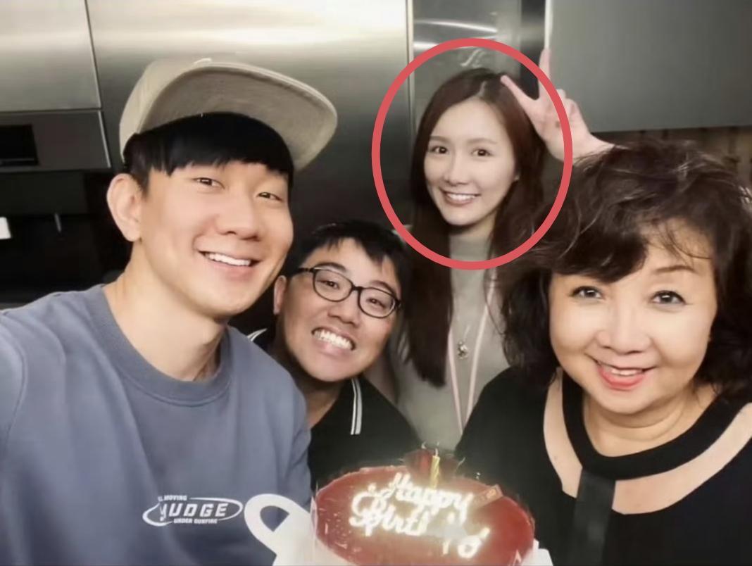 为什么男明星的前任们扎堆在今年，爆料被男明星伤到的龌龊？

今年对明星来说，是个